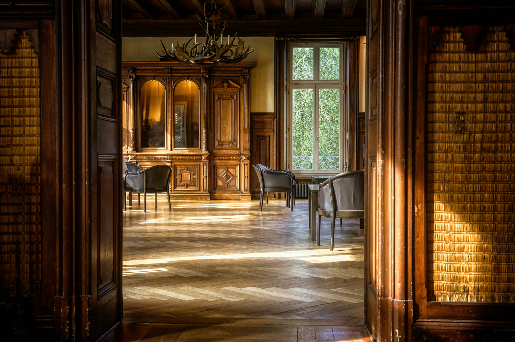 Alter Holzboden vor der Auffrischung
